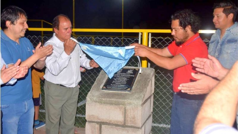 Cancha de césped sintético en Salado