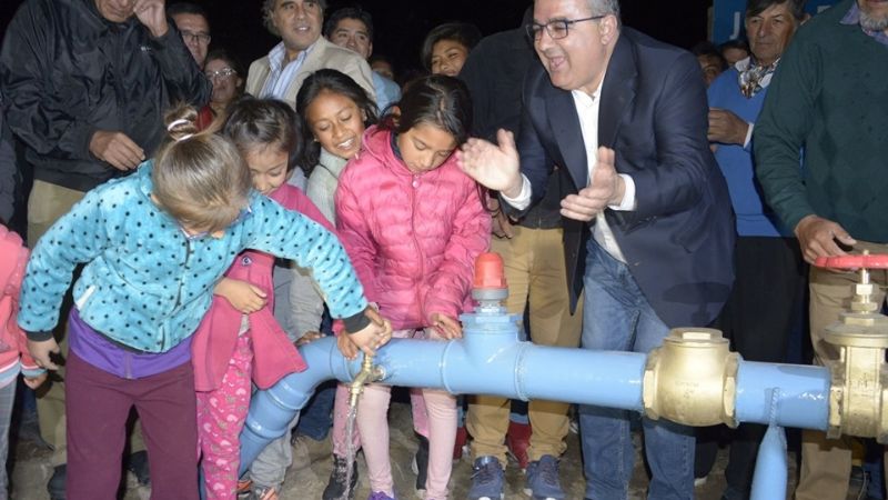Provisión de agua potable en El Cerrito y la urbanización en el acceso a barrios del Este