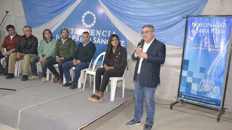 Provisión de agua potable en El Cerrito y la urbanización en el acceso a barrios del Este