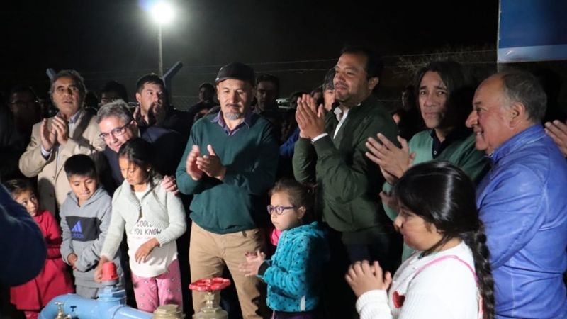 Provisión de agua potable en El Cerrito y la urbanización en el acceso a barrios del Este