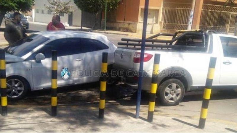 Dos jóvenes heridas en un violento choque