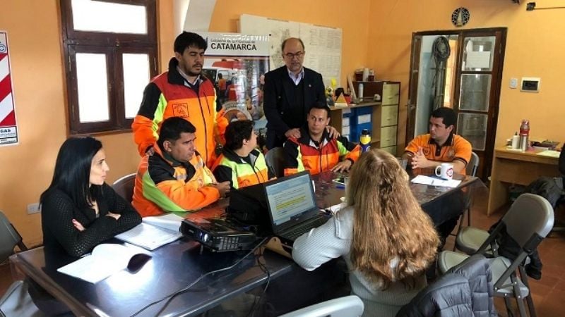 Defensa Civil planifica capacitaciones para docentes de toda la provincia