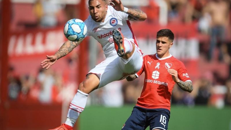 Argentinos venció a Independiente y acompaña a Boca