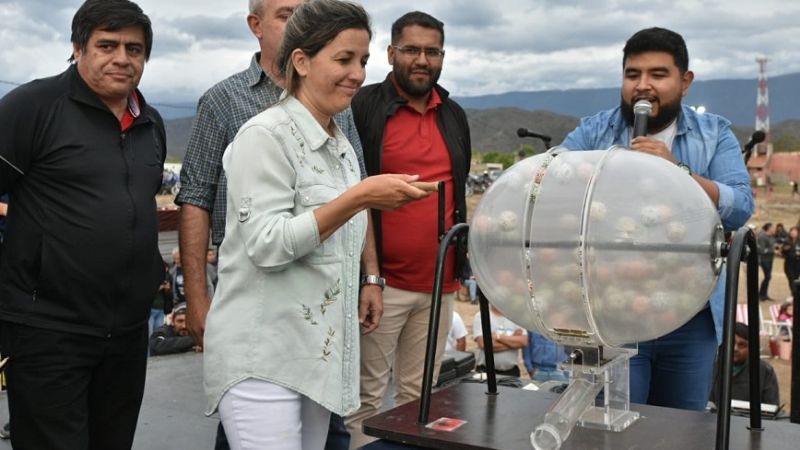 Multitudinario “Súper Bingo” de las Madres, en V. Viejo