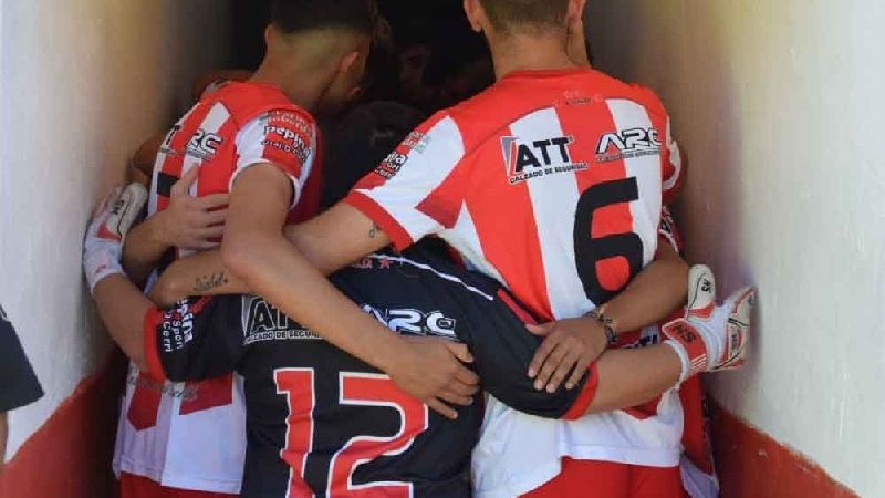 Giuliano, el arquero down, que atajó en Primera