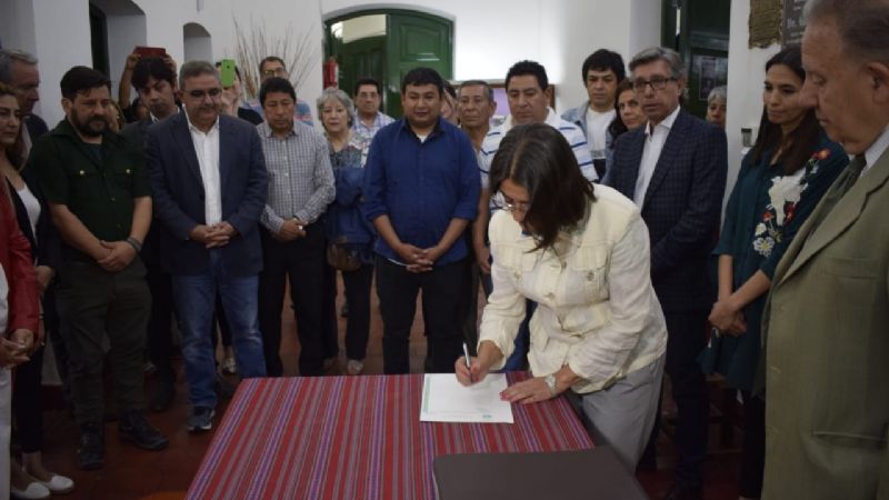 Restituyen a la comunidad indígena de Antofalla el cuerpo humano momificado