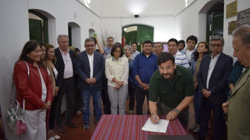 Restituyen a la comunidad indígena de Antofalla el cuerpo humano momificado