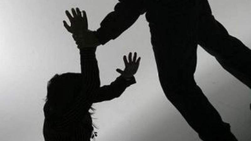 Adolescente le pegó a su madre y causó daños en la casa