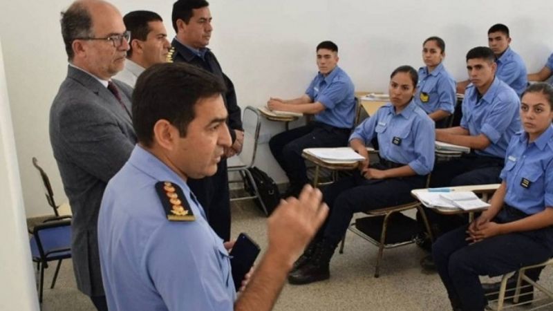 Entregan elementos a distintas dependencias policiales