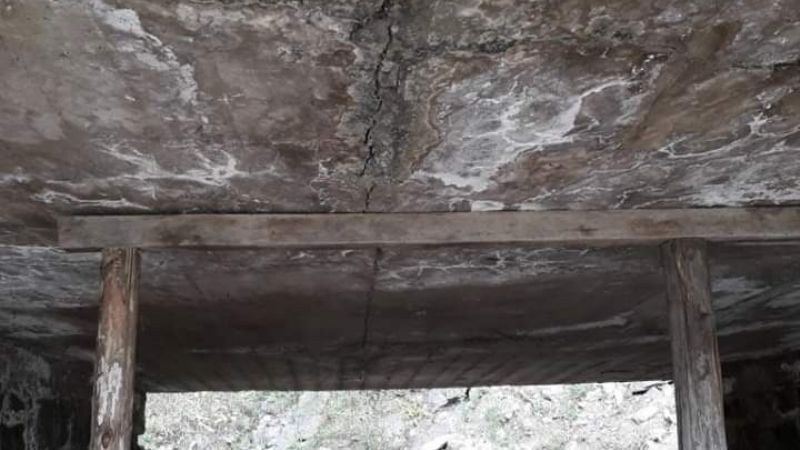 Peligro latente en un puente que presenta visibles grietas