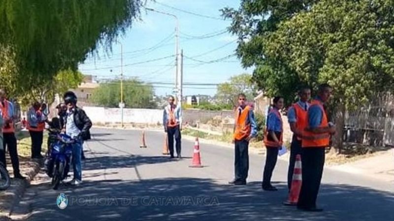 Secuestran cinco vehículos