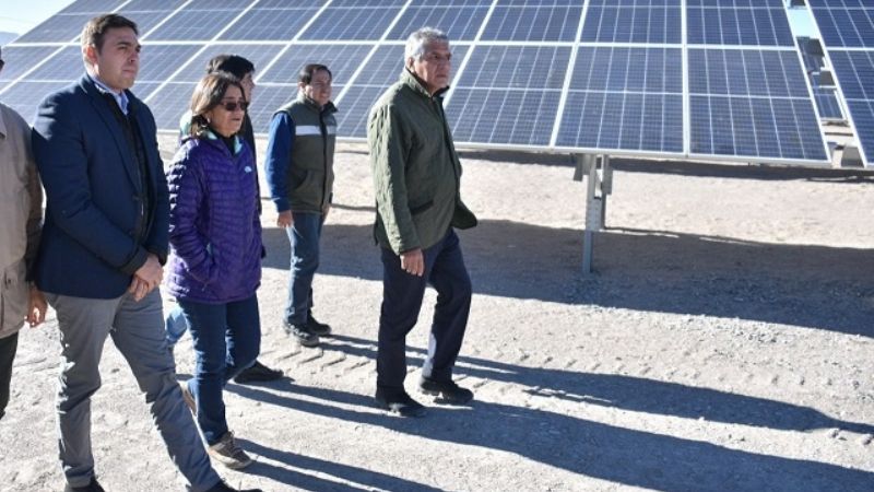 La gobernadora visitó el parque solar de Antofagasta