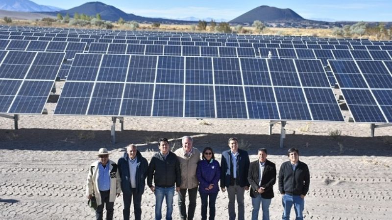 La gobernadora visitó el parque solar de Antofagasta