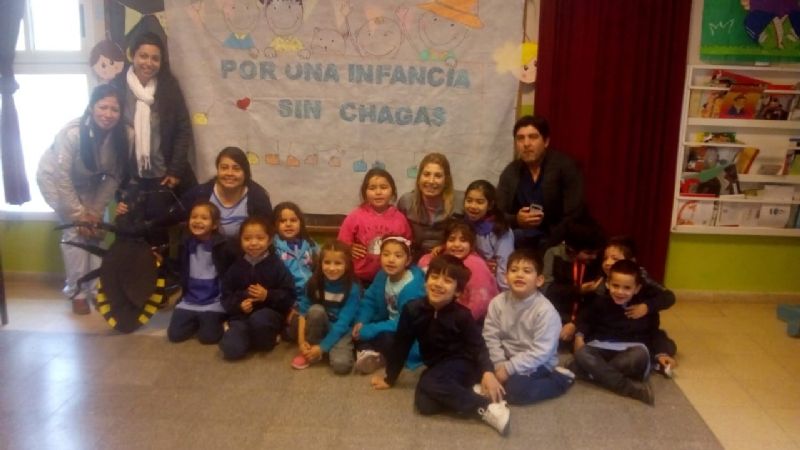 Talleres en escuelas sobre enfermedades transmitidas por Aedes Aegytis