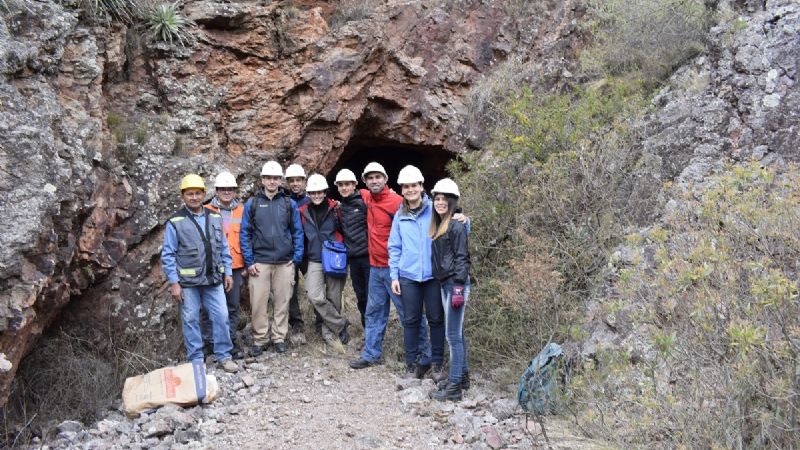 Estudiantes universitarios visitaron la mina Santa Bárbara