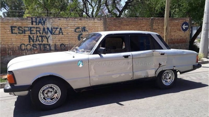 Motociclista chocó contra un Ford Falcon