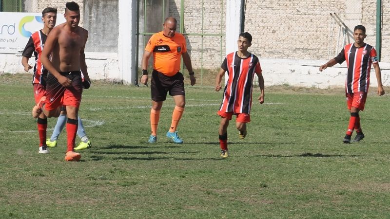 Chacarita líder de la “B” y el “Santo” revive en la “A”