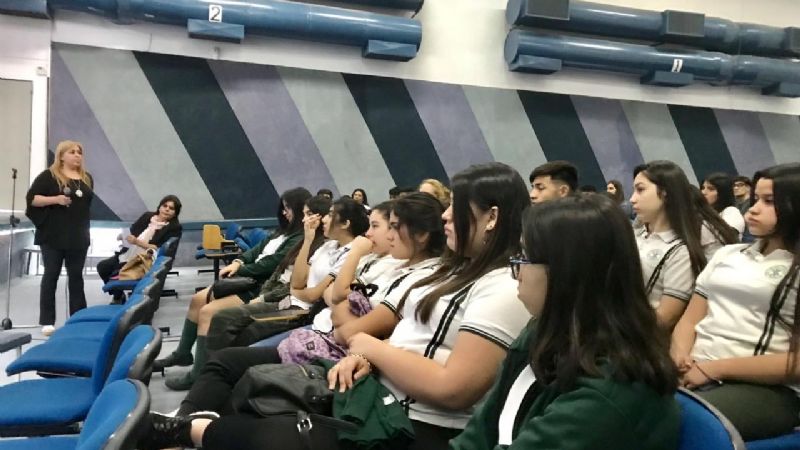 Cine Debate en el Hospital San Juan Bautista