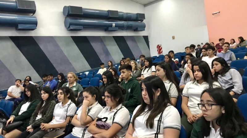 Cine Debate en el Hospital San Juan Bautista