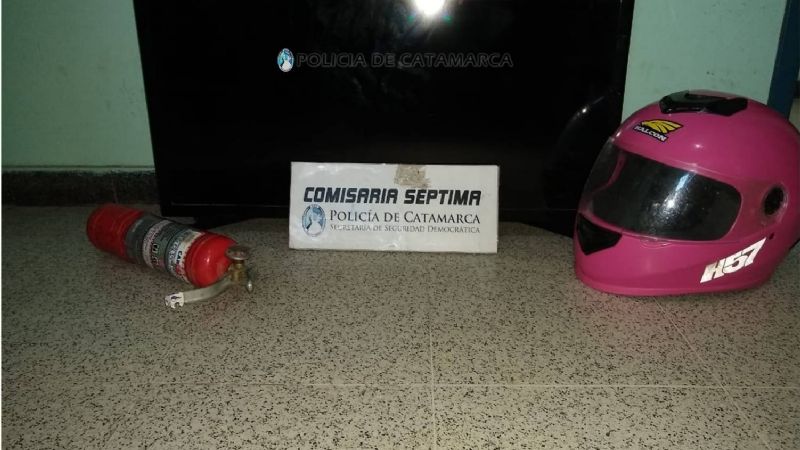 Sorprenden a ladrón cuando caminaba con elementos robados