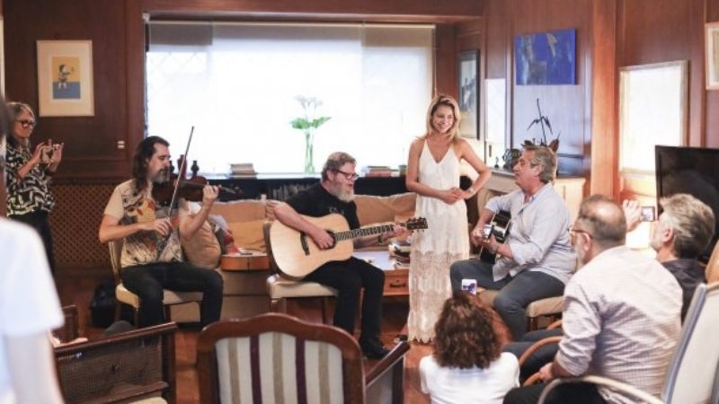 Alberto pasó la tarde de veda zapando con Gustavo Santaolalla