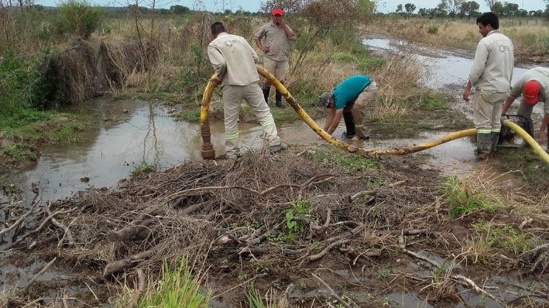 Trabajan en la reparación del acueducto 250 en Recreo