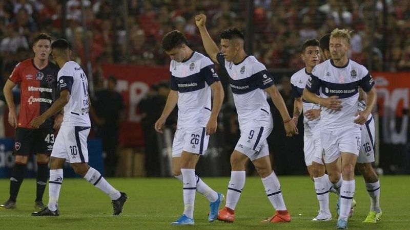 El Gimnasia de Maradona sorprendió a “Ñuls”: 4 a 0