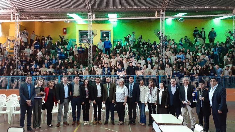 Concejales sesionaron en el Colegio del Carmen