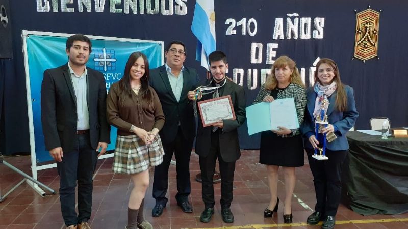 Concejales sesionaron en el Colegio del Carmen