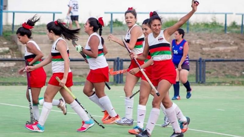 Akapana se mantiene al tope entre las Damas del hockey