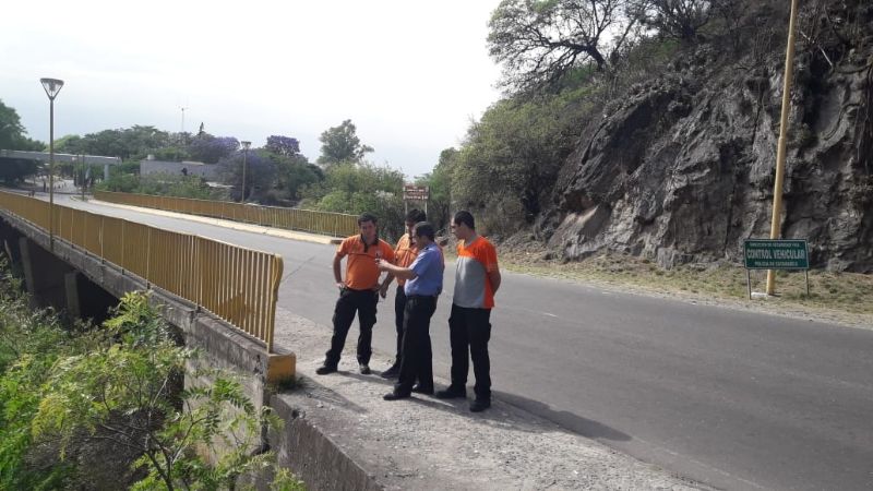 Defensa Civil comenzó con tareas de limpieza en varios ríos