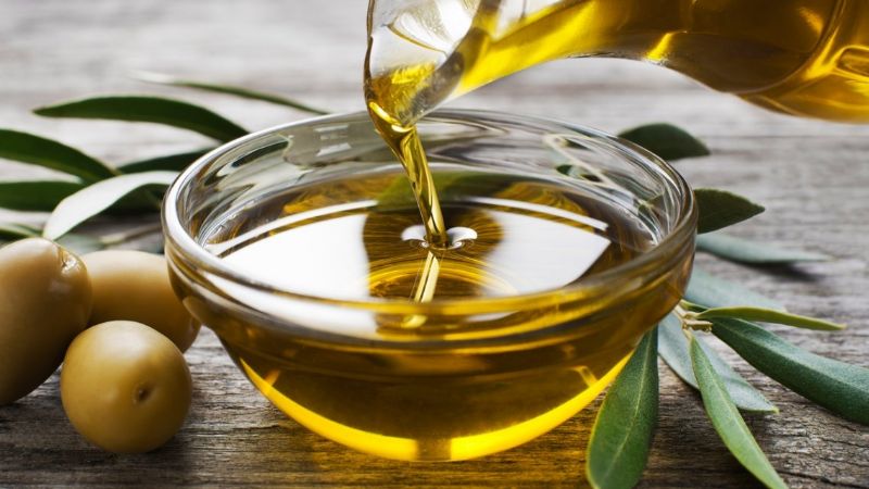 Prohíben un aceite de oliva y dos productos médicos