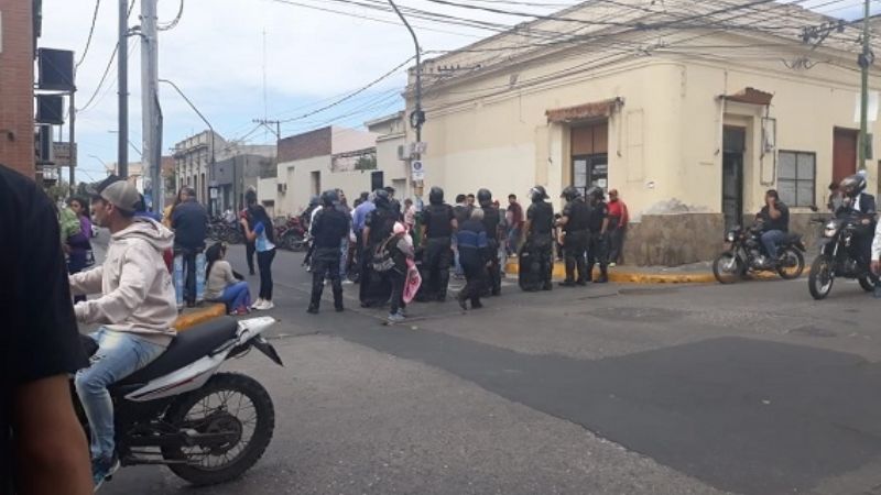 Continúan los reclamos por el bono