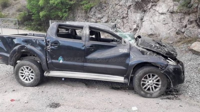 Vuelco en el ingreso al murallón del dique Las Pirquitas