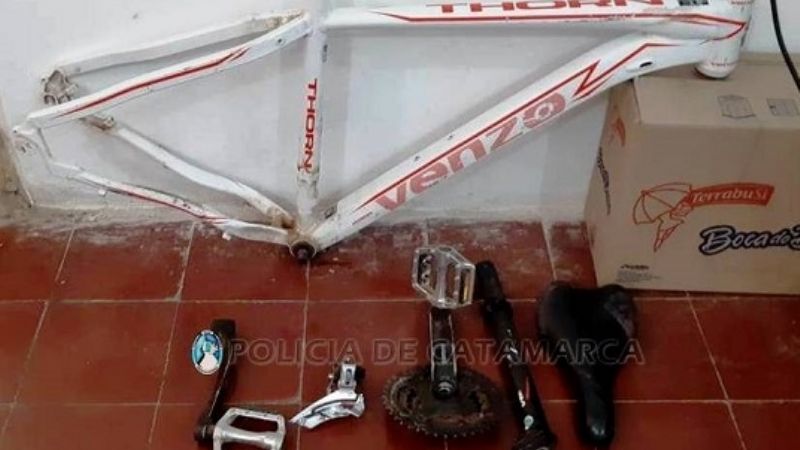 Resguardan a tres niños y recuperan partes de una bicicleta
