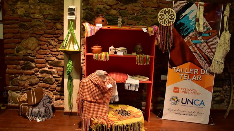 Muestra de Cerámica y Técnicas Textiles