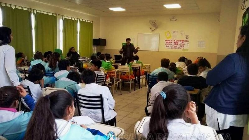 Charla de Drogas Peligrosas a alumnos de la Escuela Primaria de Valle Chico