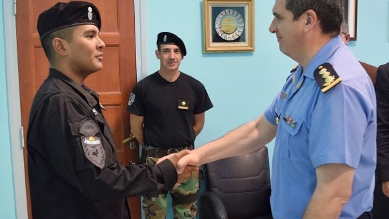 Reconocimiento para el policía que baleó a un arrebatador