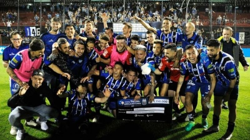Almagro eliminó a Talleres y será el rival de River