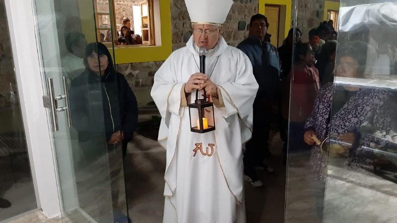 En Hualfín, cerraron las fiestas patronales y recibieron los restos del primer párroco