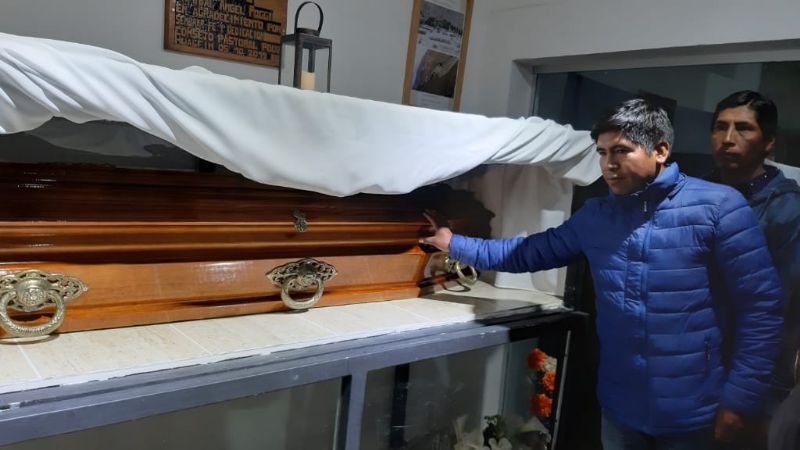 En Hualfín, cerraron las fiestas patronales y recibieron los restos del primer párroco