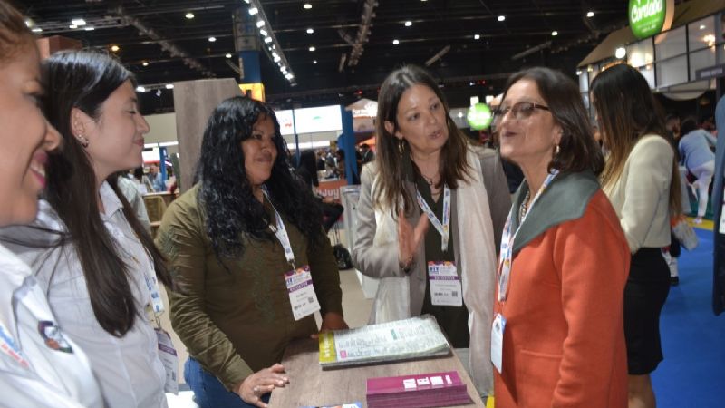 Lucía visitó la Feria Internacional de Turismo
