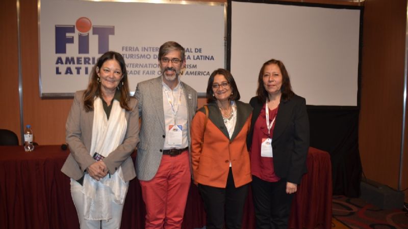 Lucía visitó la Feria Internacional de Turismo