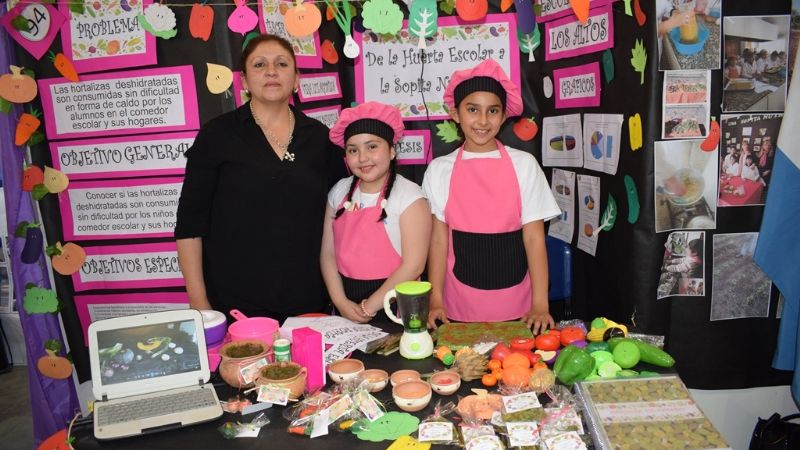 Alumnos de toda la provincia exponen sus trabajos en la Feria de Ciencias