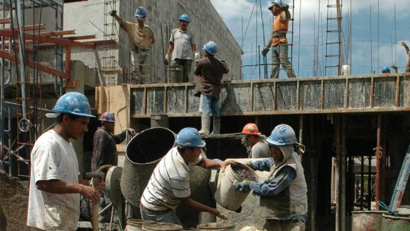 La UOCRA cerró nuevos aumentos para obreros de la construcción