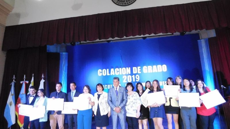 Más de 60 egresados recibieron su título en Humanidades