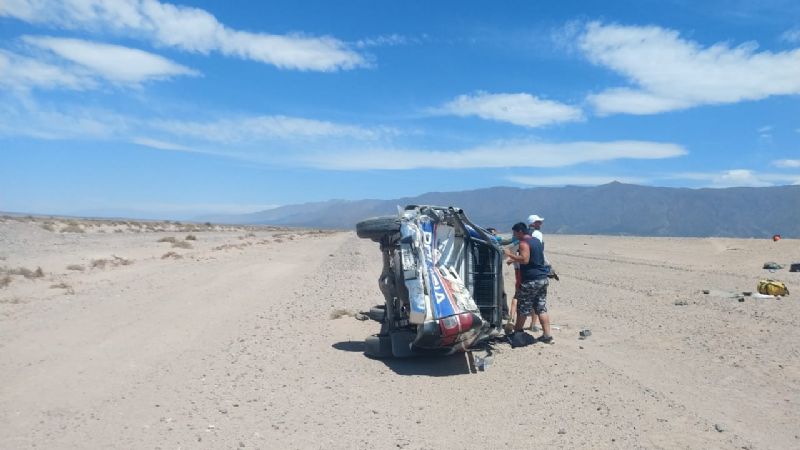 Camión chocó a un móvil policial en la ruta 40