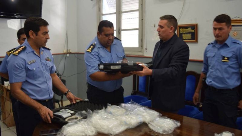 Entrega de alcoholímetros para la Policía