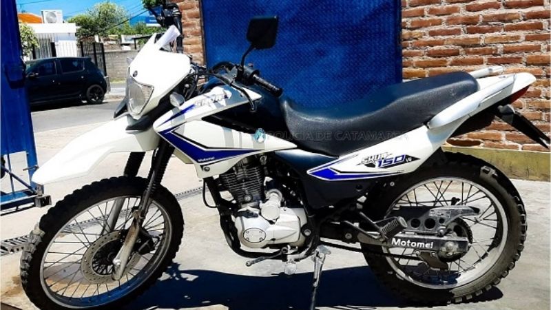 Quiso atropellar a efectivos policiales