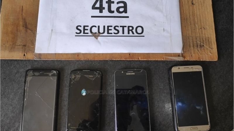 Detenidos con cuatro celulares